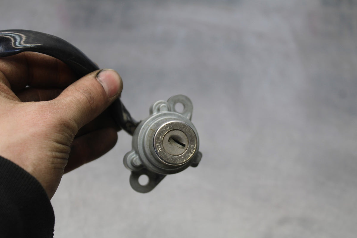 03-08 HONDA VTX1300C IGNITION LOCK KEY SET BB868