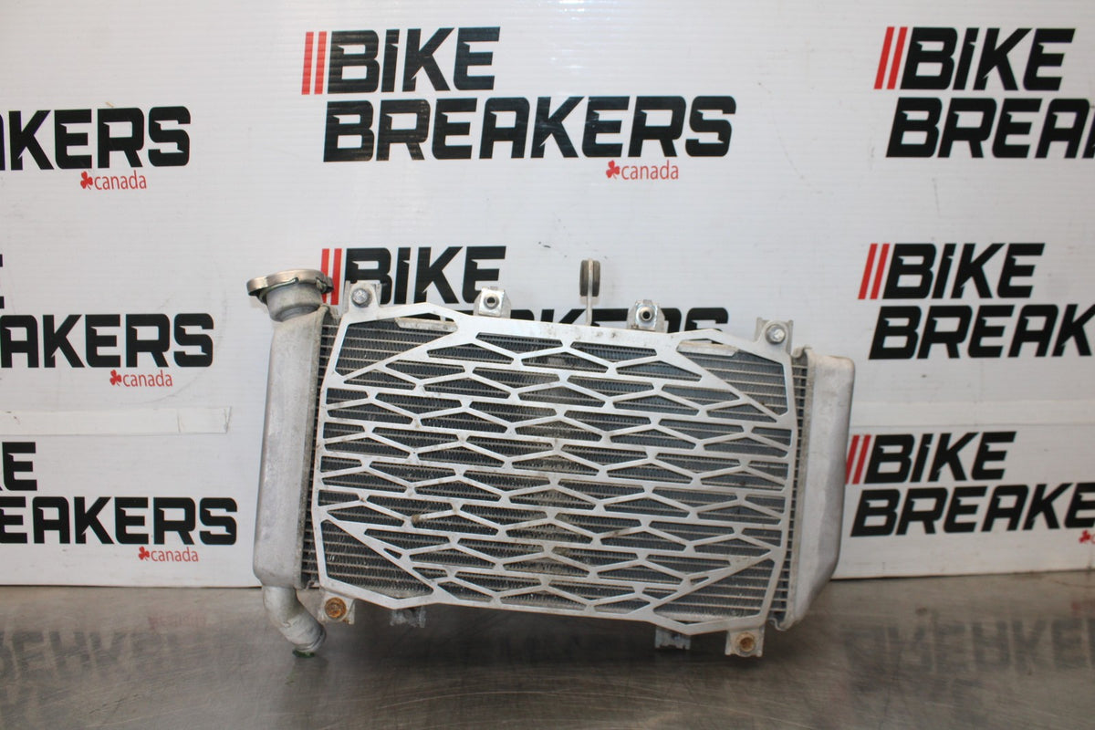 24-25 KAWASAKI NINJA 500 ABS ENGINE RADIATOR MOTOR COOLER COOLING RADIATER BB899
