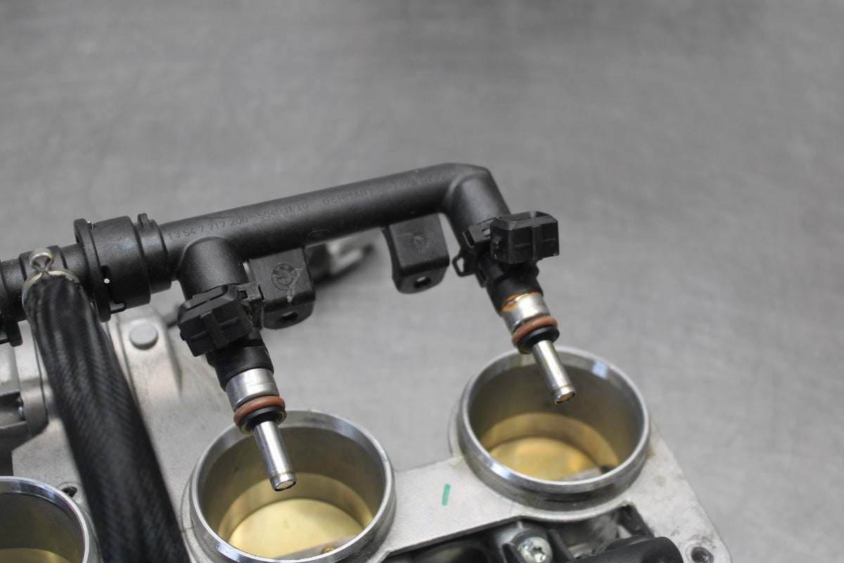 17-20 BMW S1000R FUEL INJECTORS / THROTTLE BODIES BB909