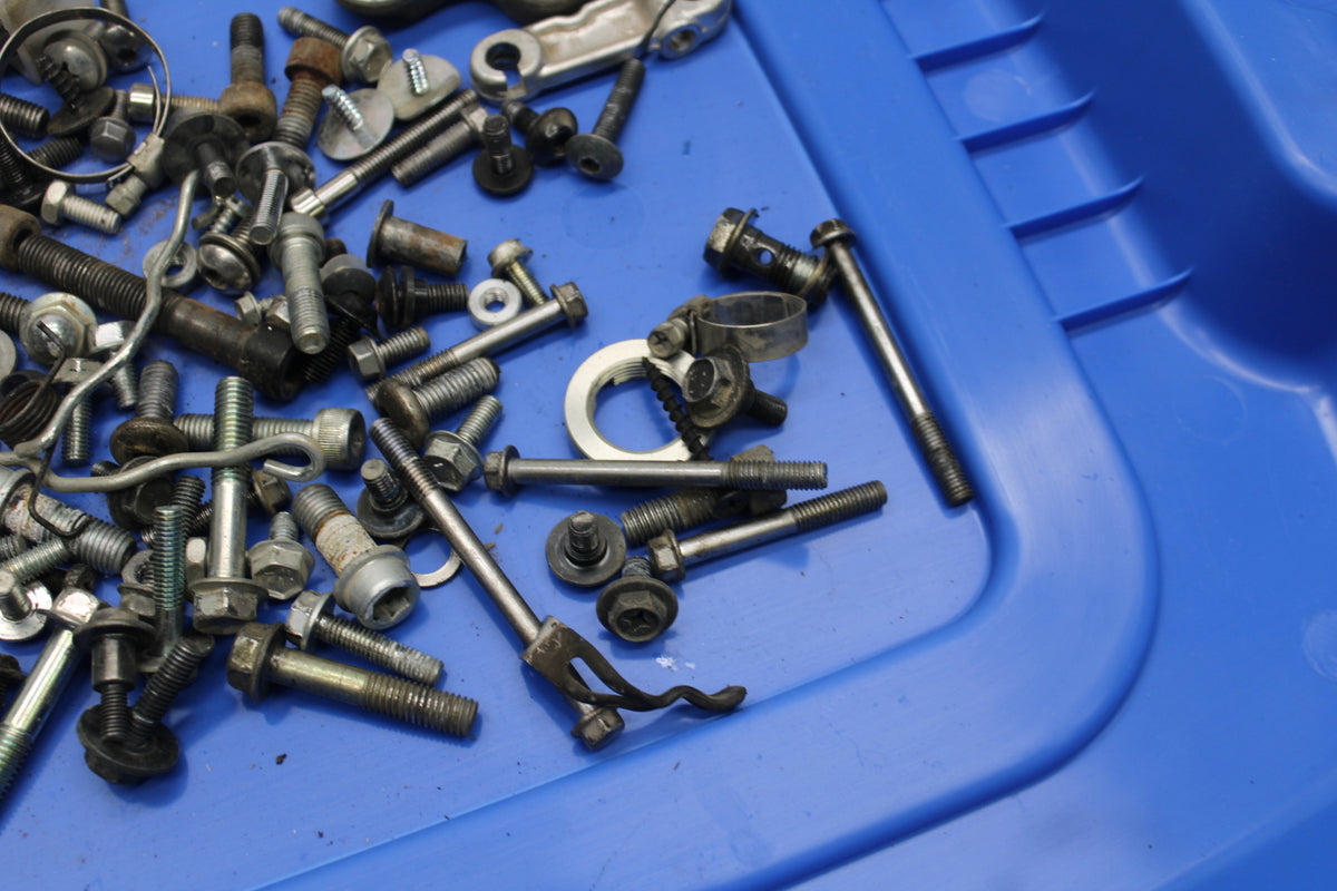 08-10 SUZUKI GSXR 600 MOUNTING BOLTS HARDWARE MOTOR SCREWS  BB721