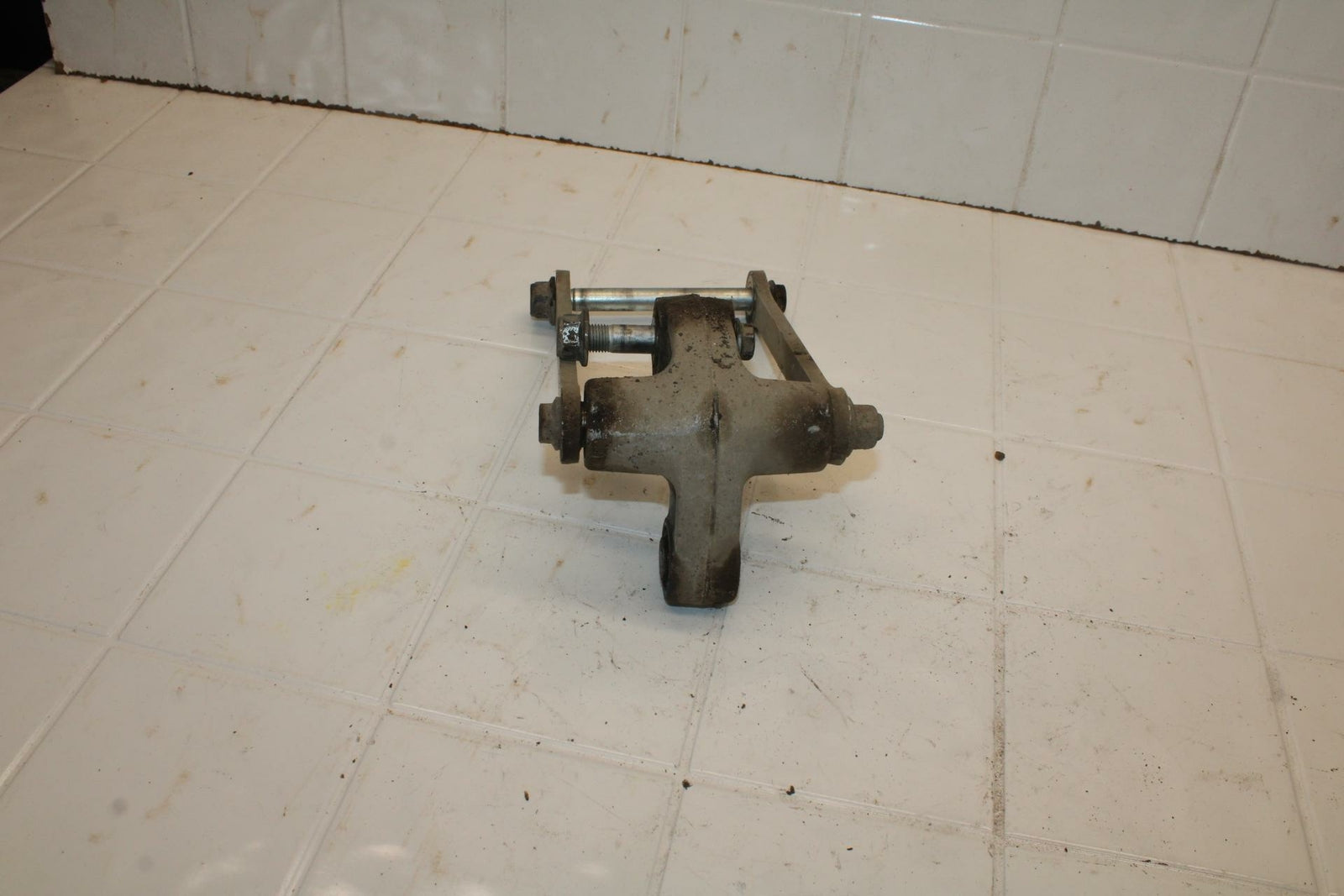 01-02 SUZUKI GSXR750 REAR DOGBONE SHOCK LINKAGE LINK BB402