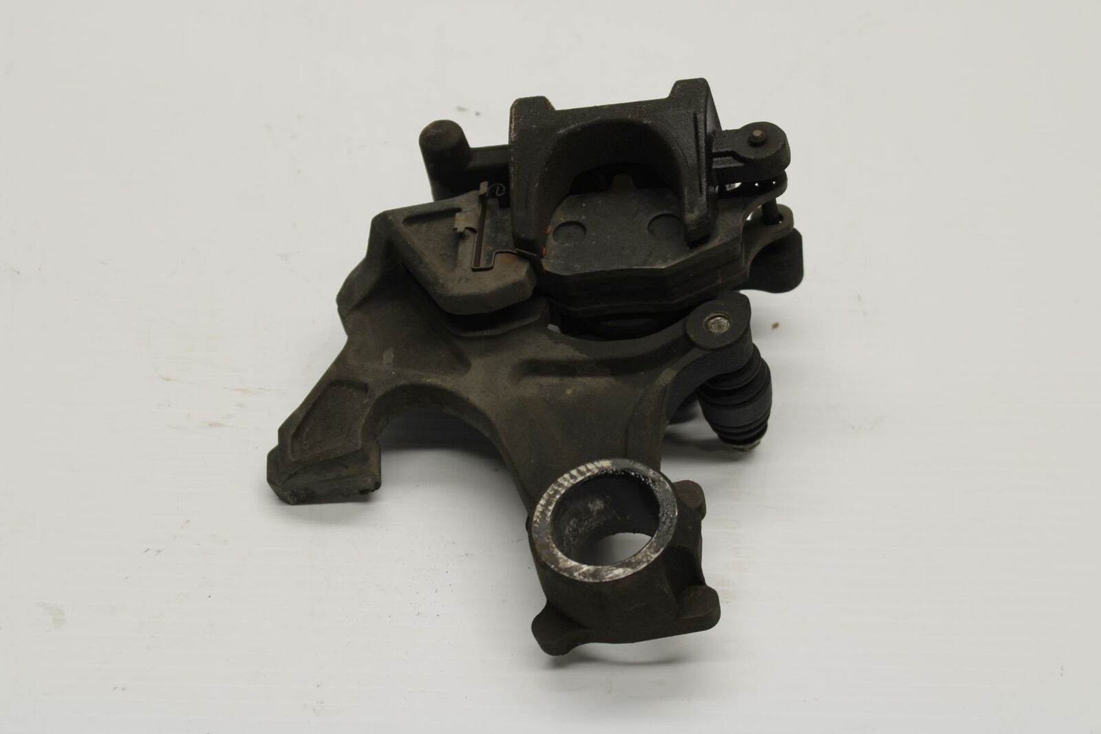 08-09 SUZUKI GSXR600 TOKICO REAR BACK BRAKE CALIPER W MOUNT BRACKET BB244