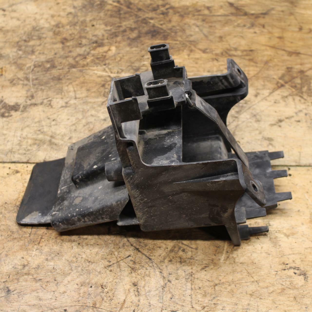 07-11 SUZUKI VSTROM 650 REAR BACK TAIL UNDERTAIL BATTERY TRAY PLASTIC BB340