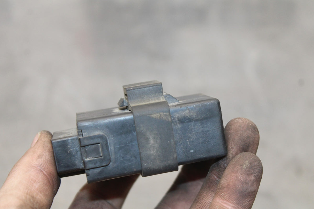 03 KAWASAKI VULCAN 1600 TURN SIGNAL BLINKER RELAY FLASHER SWITCH BB865