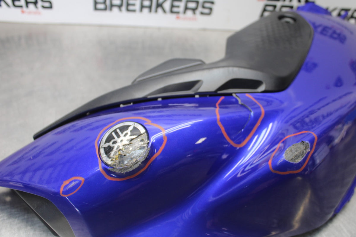 23-24 YAMAHA MT-07 RIGHT FRONT UPPER MID SIDE FAIRING COWL PLASTIC BB194