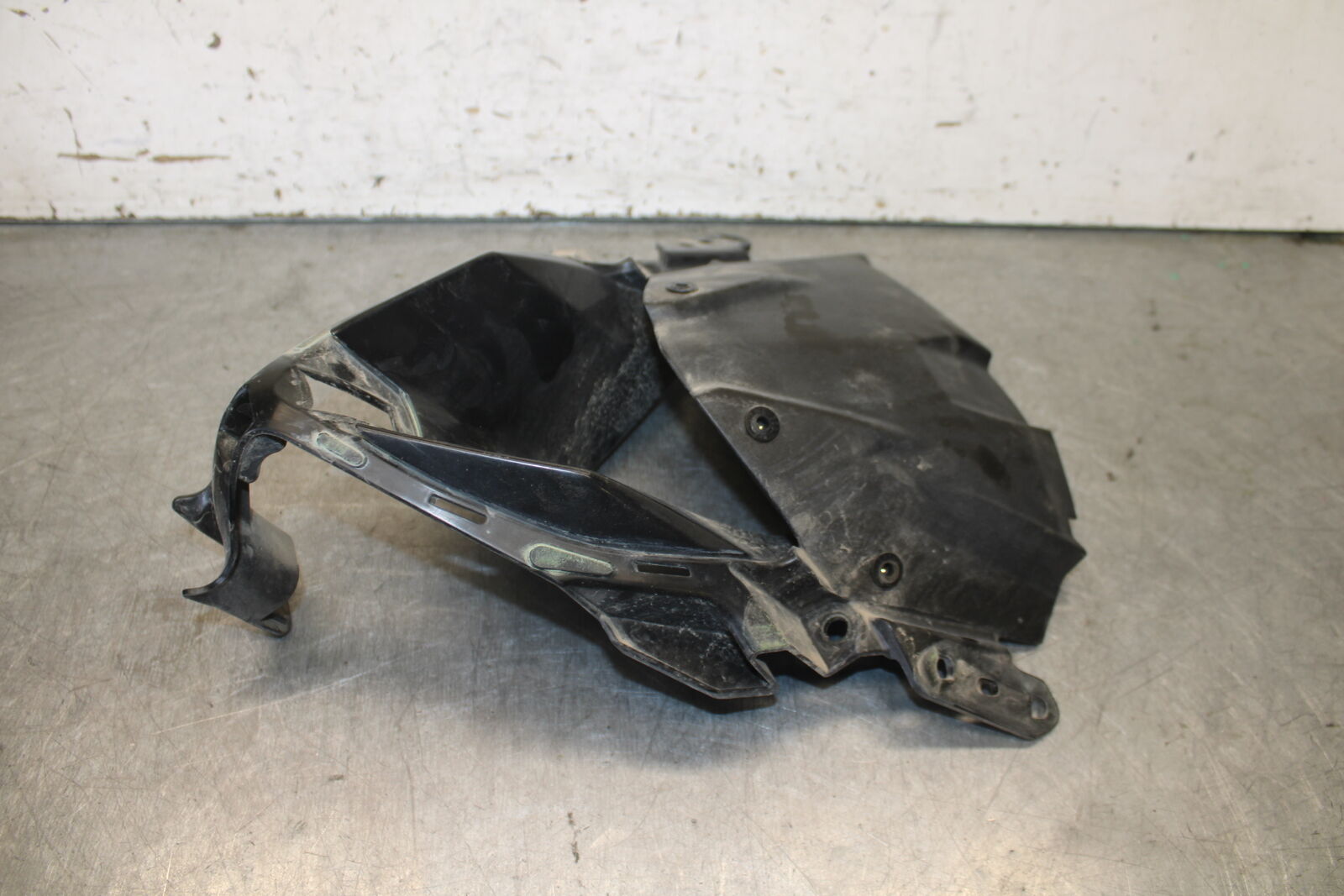 19-23 KAWASAKI NINJA ZX6R FRONT CENTER COWL FAIRING BB701