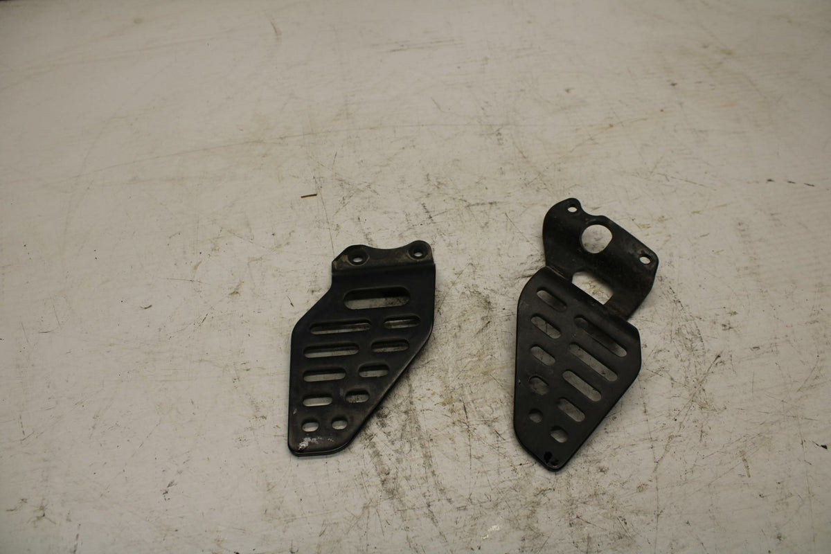 08-17 YAMAHA YZF R6 LEFT & RIGHT REARSET REAR SET HEEL GUARD COVER  BB354