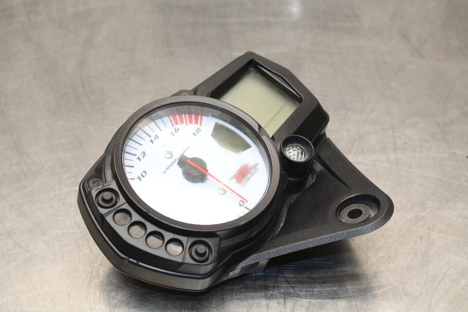 06-07 SUZUKI GSXR 600 SPEEDO GAUGES DISPLAY CLUSTER SPEEDOMETER TACHOMETER BB178