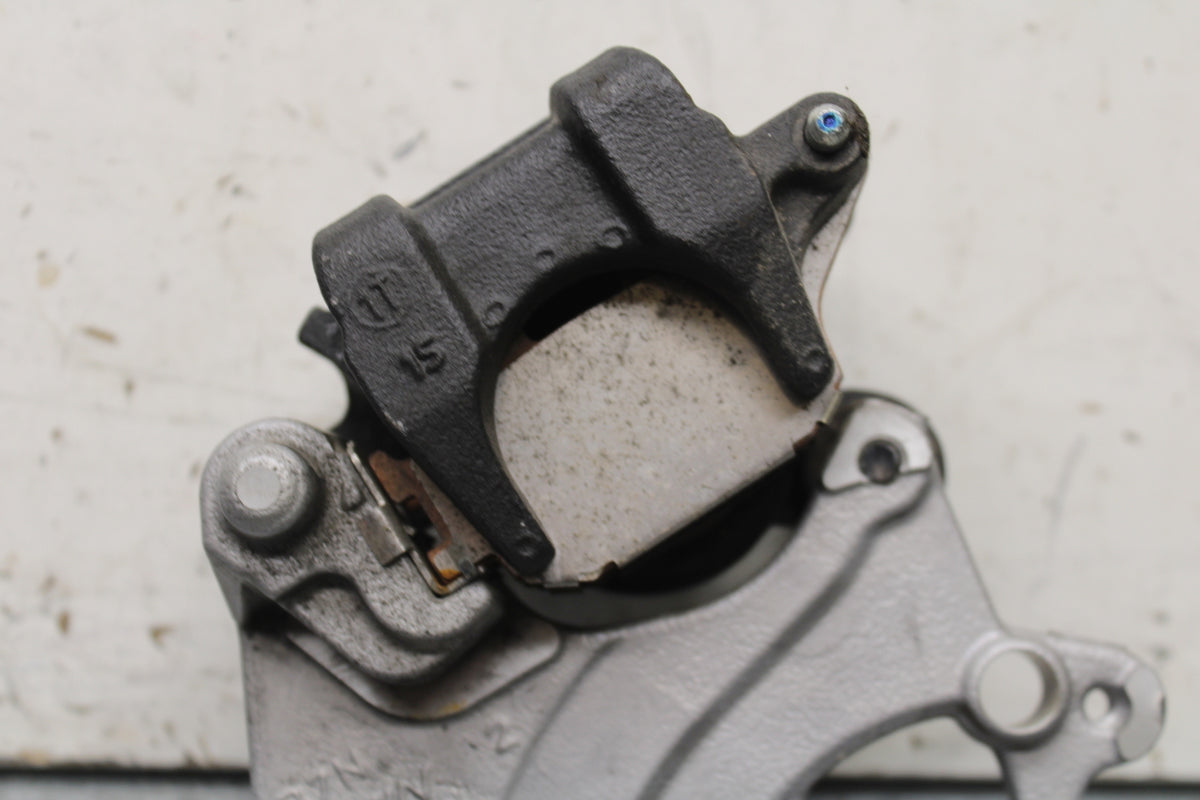 22-24 YAMAHA XSR900 REAR BACK BRAKE CALIPER W MOUNT BRACKET BB683