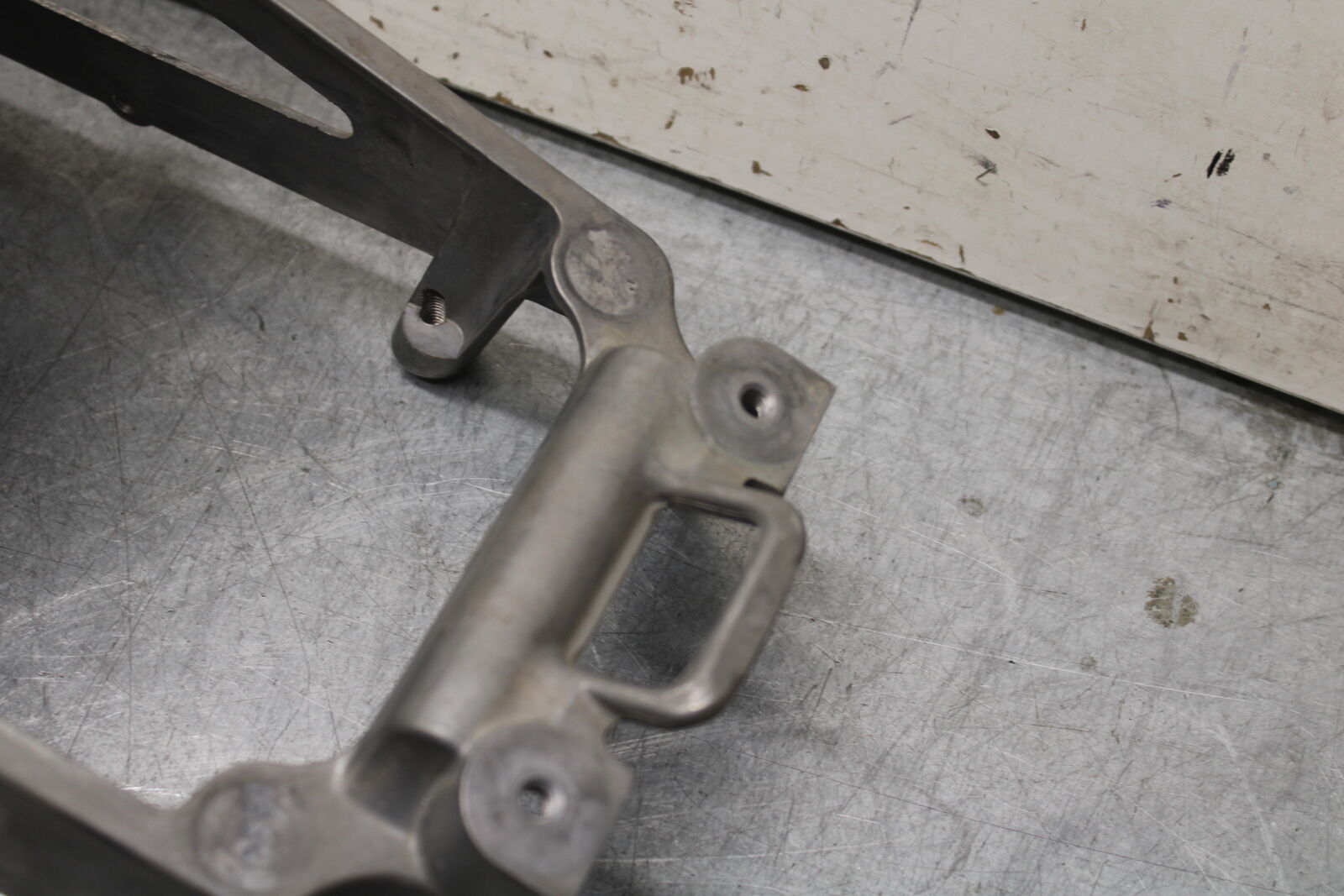 06-07 SUZUKI GSXR750 REAR SUBFRAME SUB FRAME 41211-01H00-YAP 41231-41G10 BB670