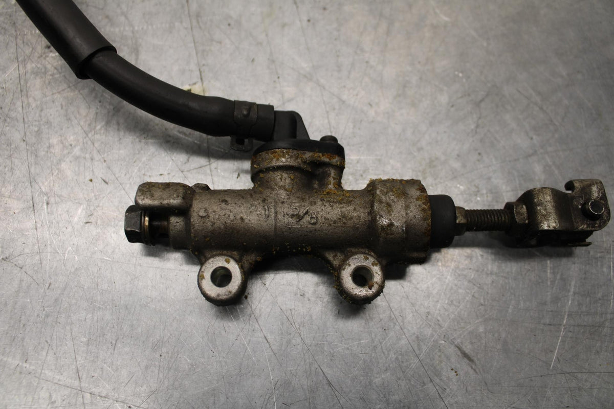 1992 Honda CBR900RR REAR BACK BRAKE MASTER CYLINDER W RESERVOIR BB63