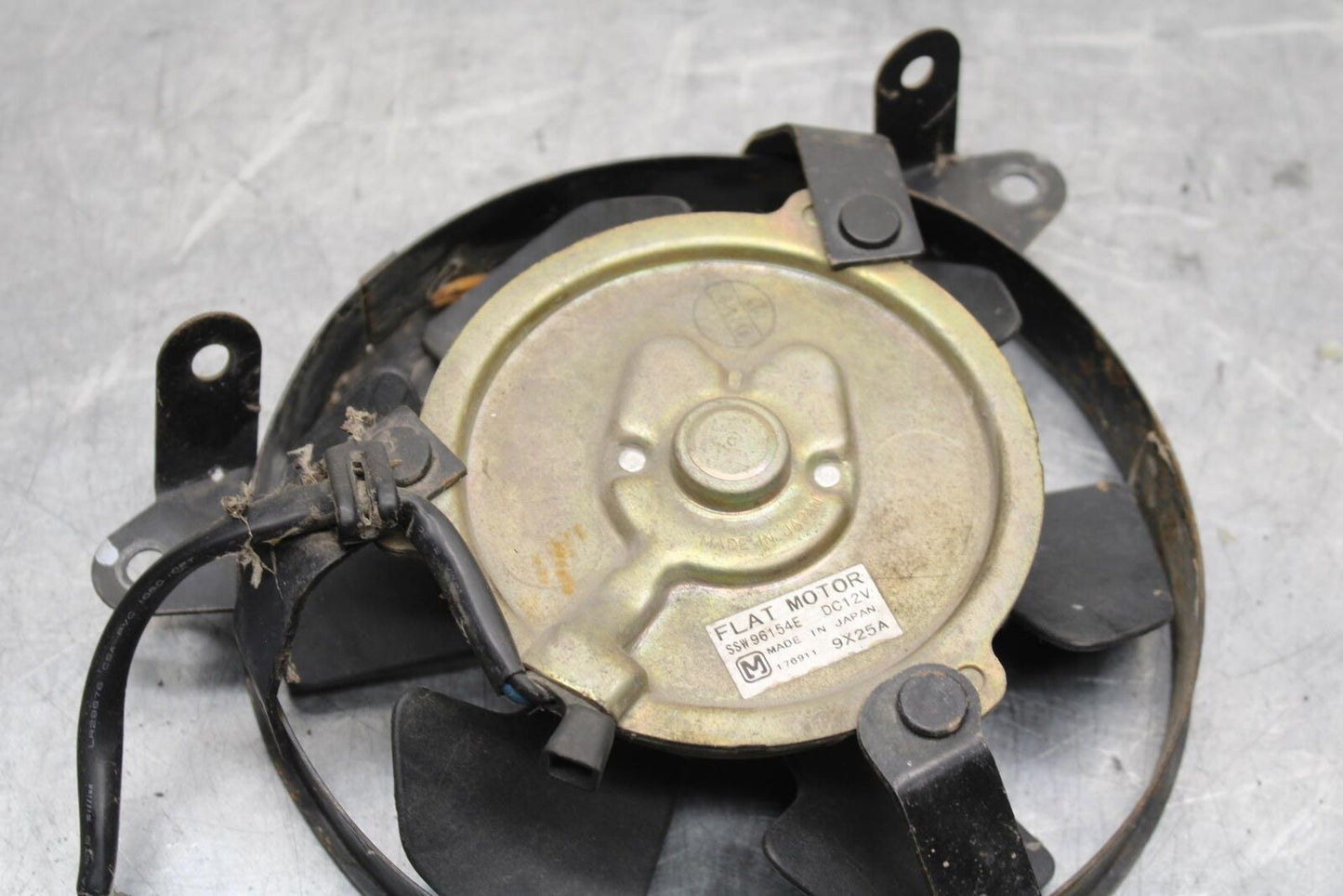2000 Yamaha YZF R6 ENGINE RADIATOR COOLING FAN 5EB-12405-00-00 BB558