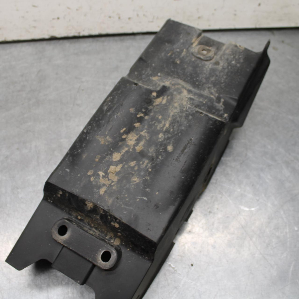 18 KTM RC 390 REAR BACK TAIL UNDERTAIL BATTERY TRAY PLASTIC BB648