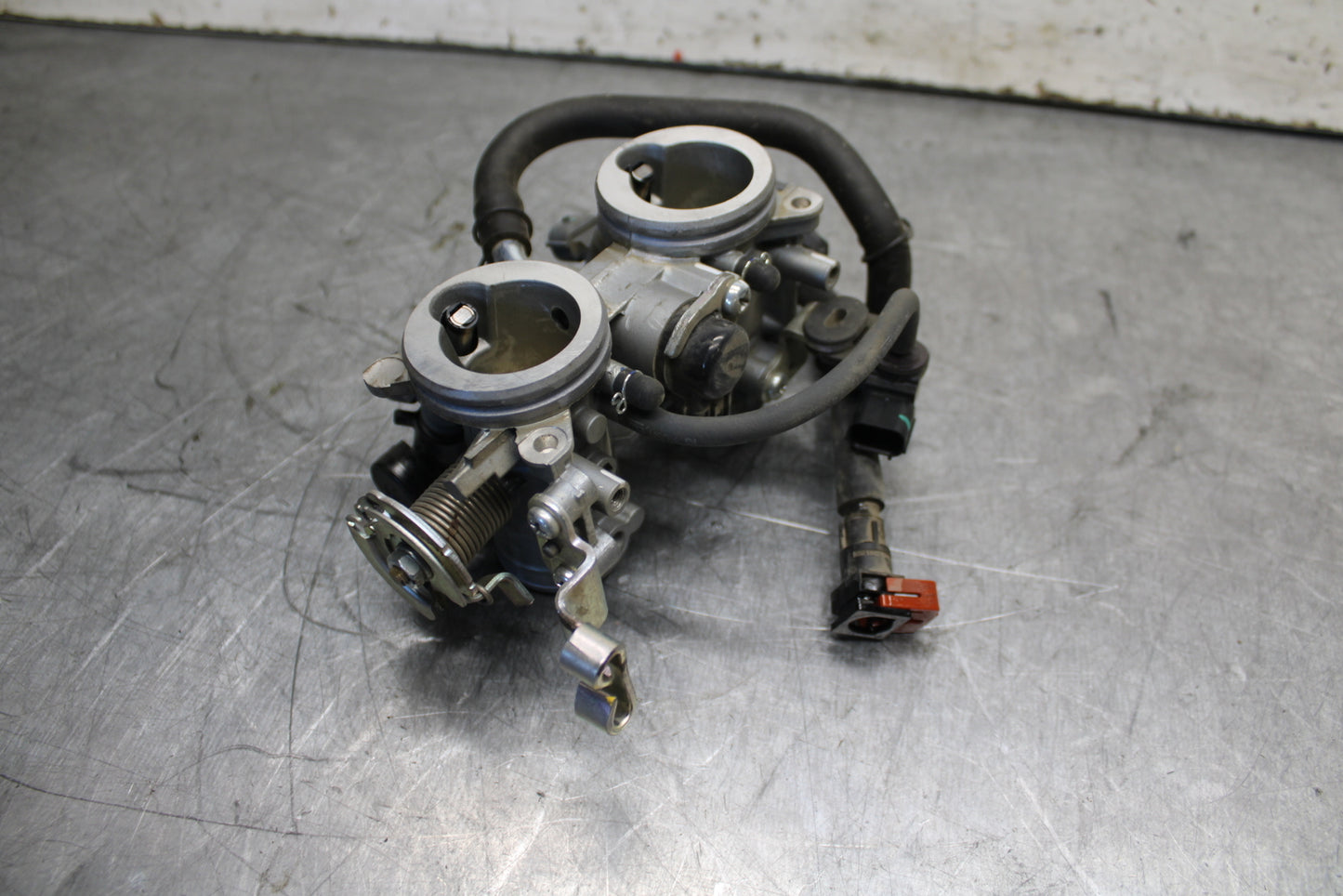 19-22 KAWASAKI Z400 MAIN FUEL INJECTORS / THROTTLE BODIES BB708