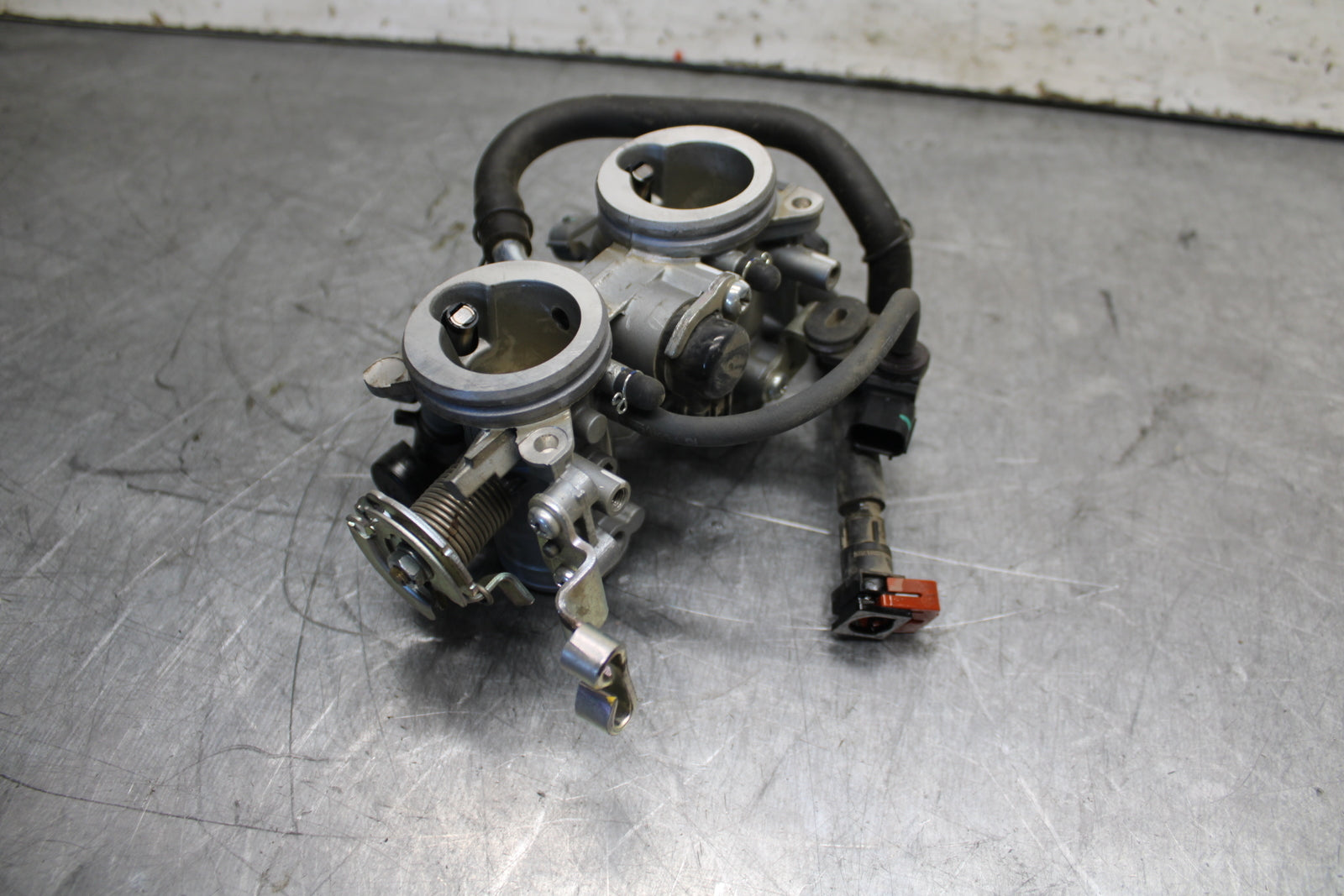 19-22 KAWASAKI Z400 MAIN FUEL INJECTORS / THROTTLE BODIES BB708