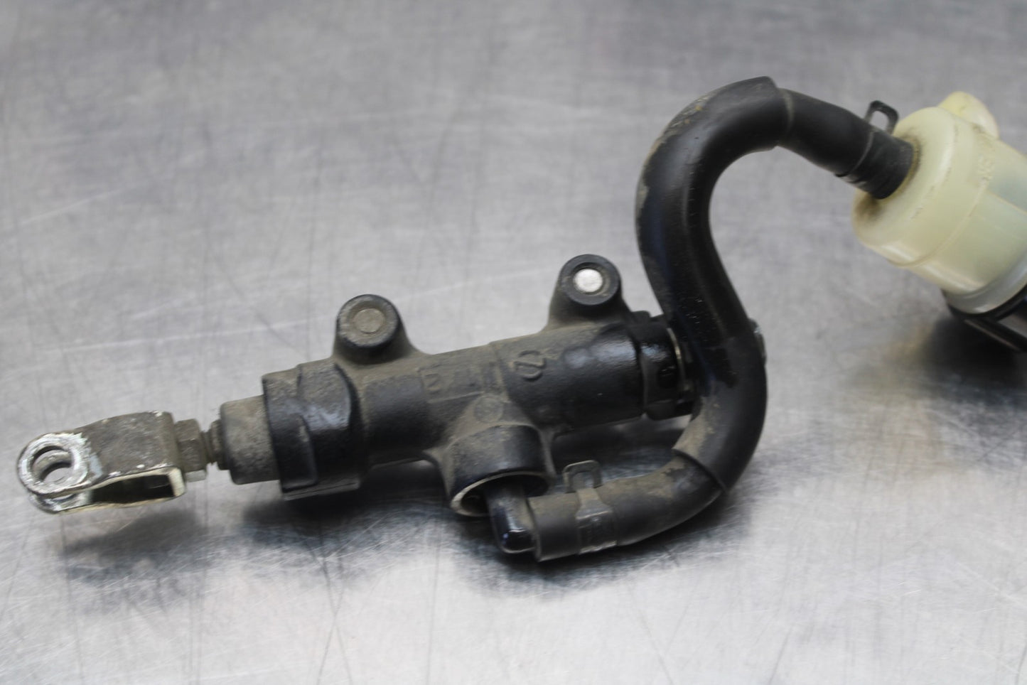 08 KAWASAKI NINJA ZX10R REAR BACK BRAKE MASTER CYLINDER W RESERVOIR BB201