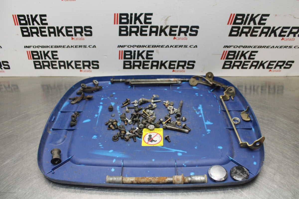 96 KAWASAKI NINJA 500 EX500A MOUNTING BOLTS HARDWARE MOTOR SCREWS BB768