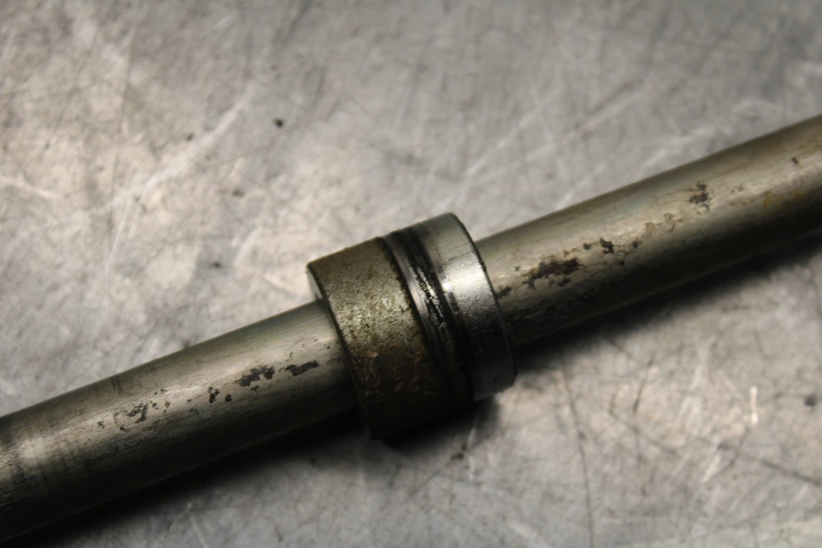 14-15 YAMAHA V STAR 1300 XVS1300CT TOURER FRONT WHEEL RIM AXLE PIVOT BOLT BB722