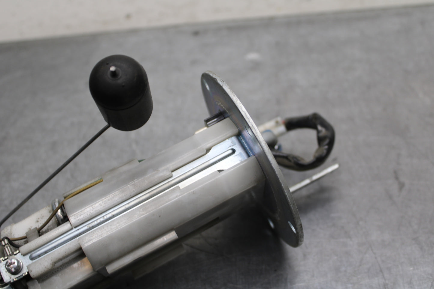 09-11 SUZUKI GSXR1000 FUEL PUMP GAS PETROL SENDER UNIT BB125