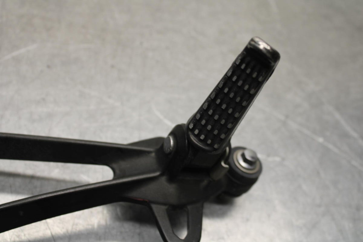 09-12 KAWASAKI NINJA ZX6R REAR FOOT RESTS PEGS STEPS SET PAIR BB640