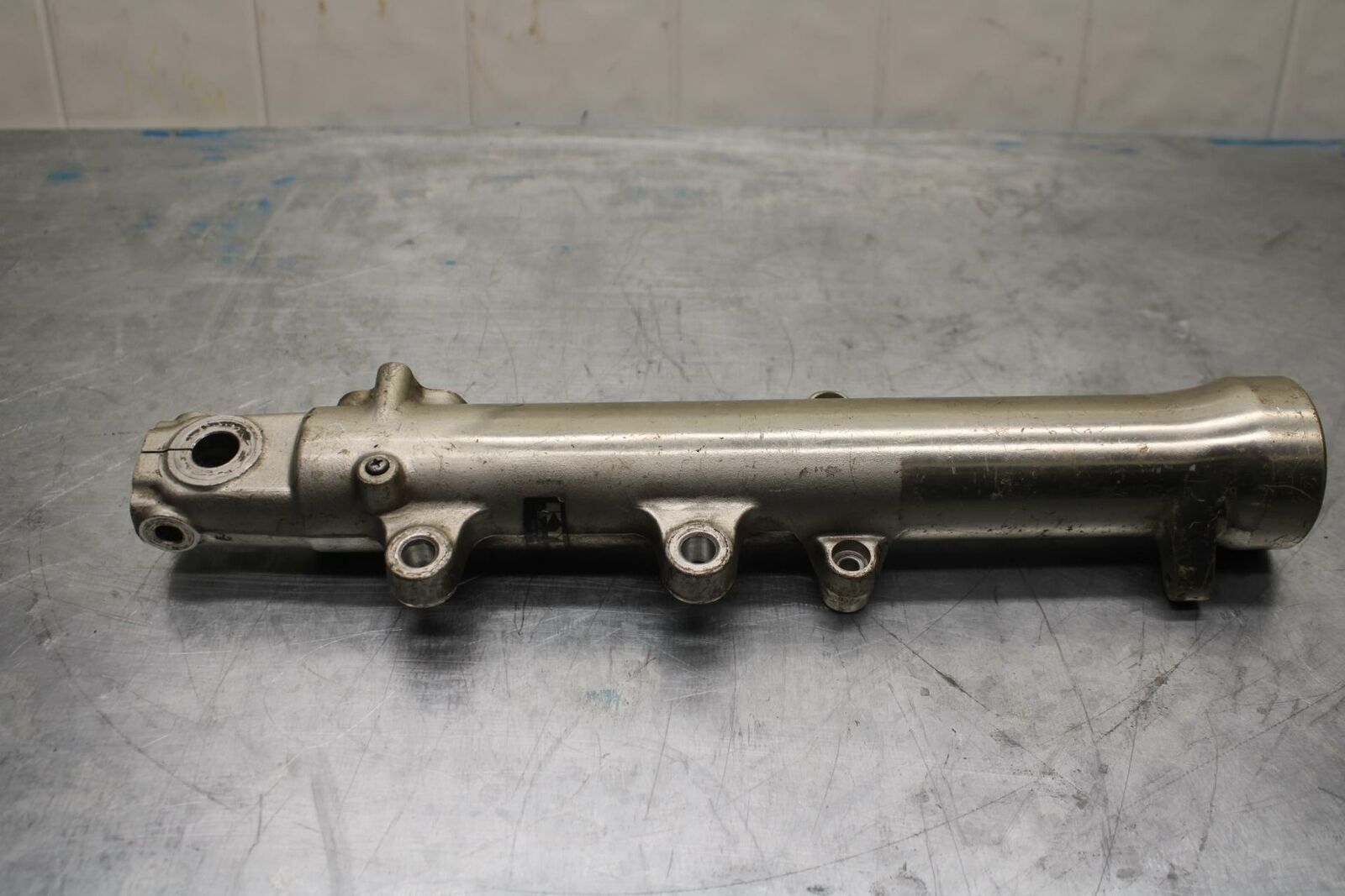 85 YAMAHA RZ500 LEFT FRONT FORK SHOCK SUSPENSION TUBE BODY BB27