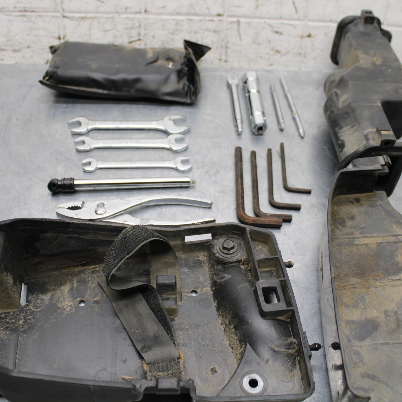 2005 Kawasaki Vulcan 1500 Classic STOCK TOOLS OEM TOOL BAG KIT SET BB576