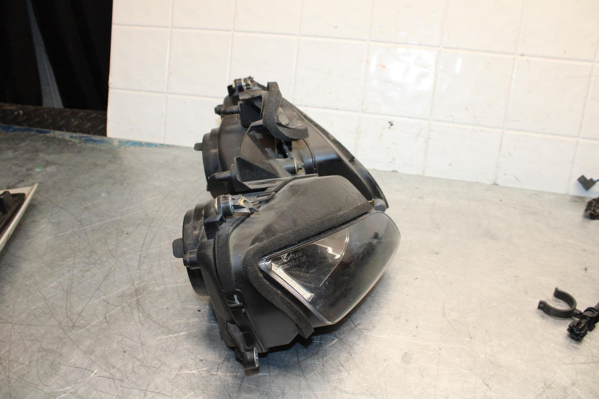 05-06 HONDA CBR600RR FRONT HEADLIGHT HEAD LIGHT LAMP BB444
