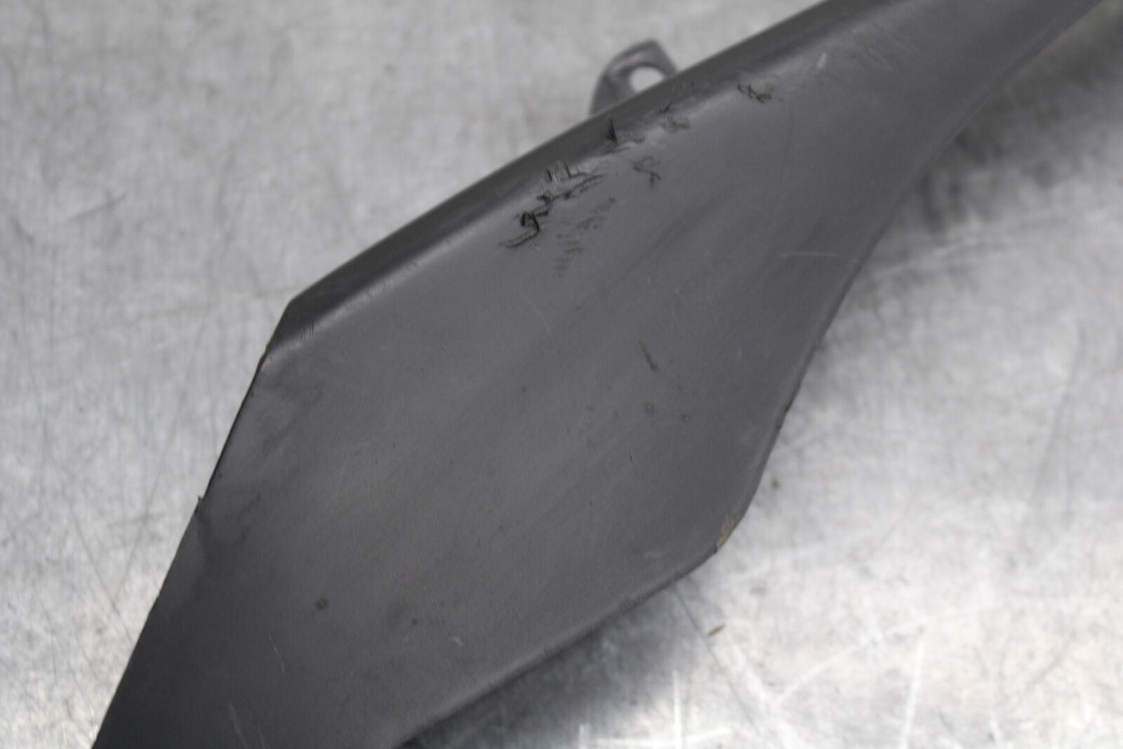 07-08 YAMAHA YZF R1 REAR BACK DRIVE CHAIN GUARD COVER SHIELD BB724
