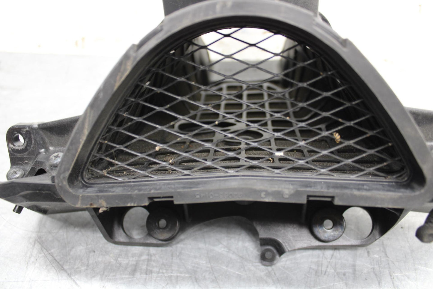 2009 Kawasaki Ninja ZX6R ZX600R UPPER FAIRING MIRROR GAUGES STAY BRACKET BB548