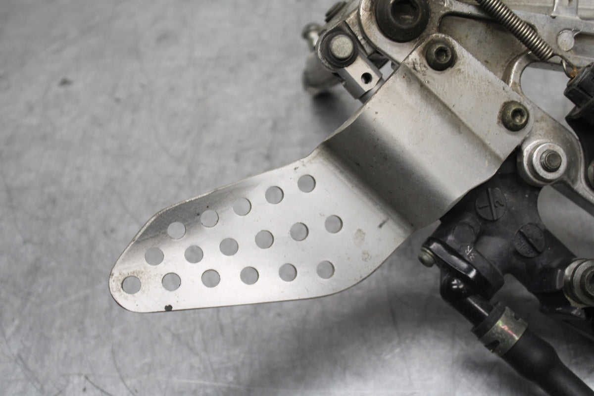 00-01 YAMAHA YZF R1 RIGHT REARSET REAR SET DRIVER FOOT PEG REST STOP BB755