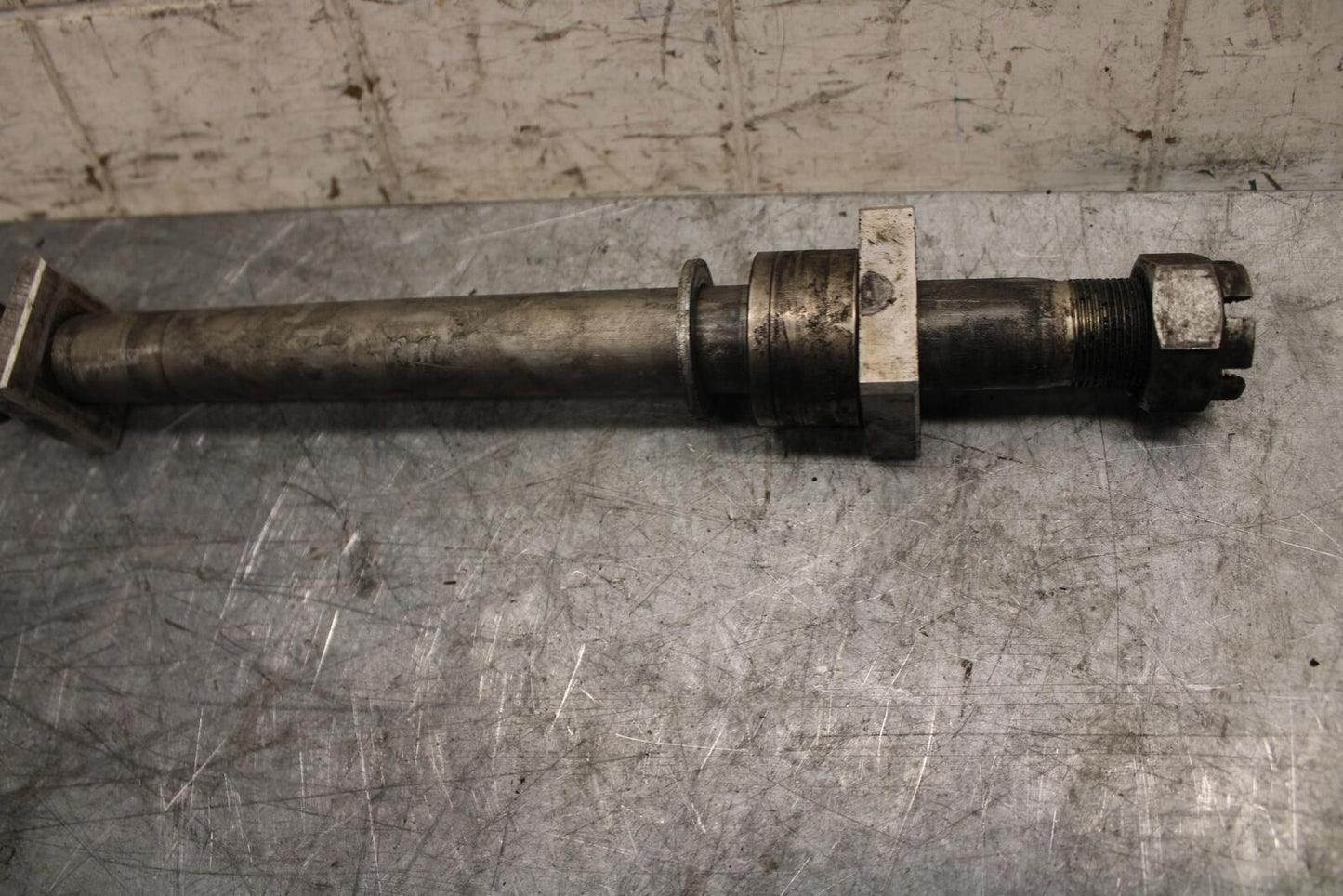 2009 Kawasaki Ninja ZX6R ZX600R REAR AXLE BACK WHEEL RIM PIVOT BOLT AXEL BB538