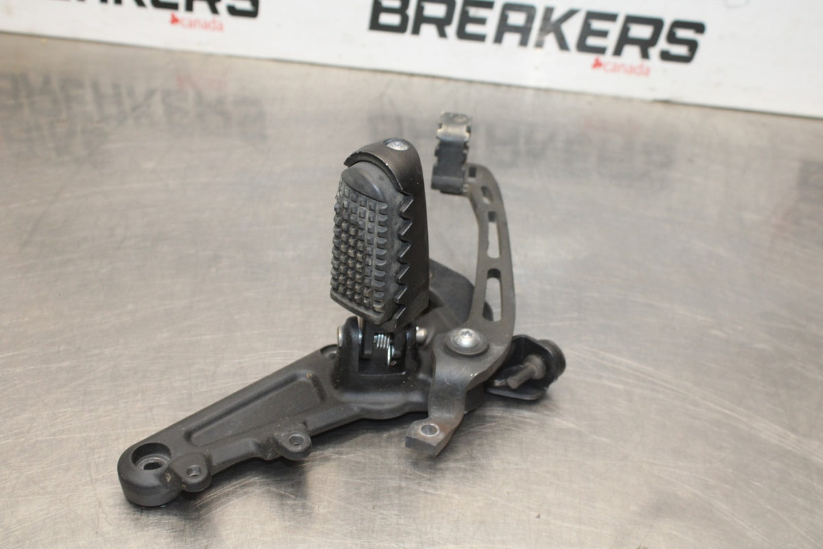 22 HARLEY-DAVIDSON PAN AMERICA 1250 RIGHT REARSET REAR SET DRIVER PEG REST BB910
