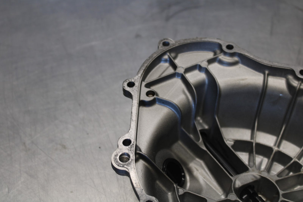 20-22 KAWASAKI NINJA ZX6R CLUTCH SIDE ENGINE MOTOR COVER BB884