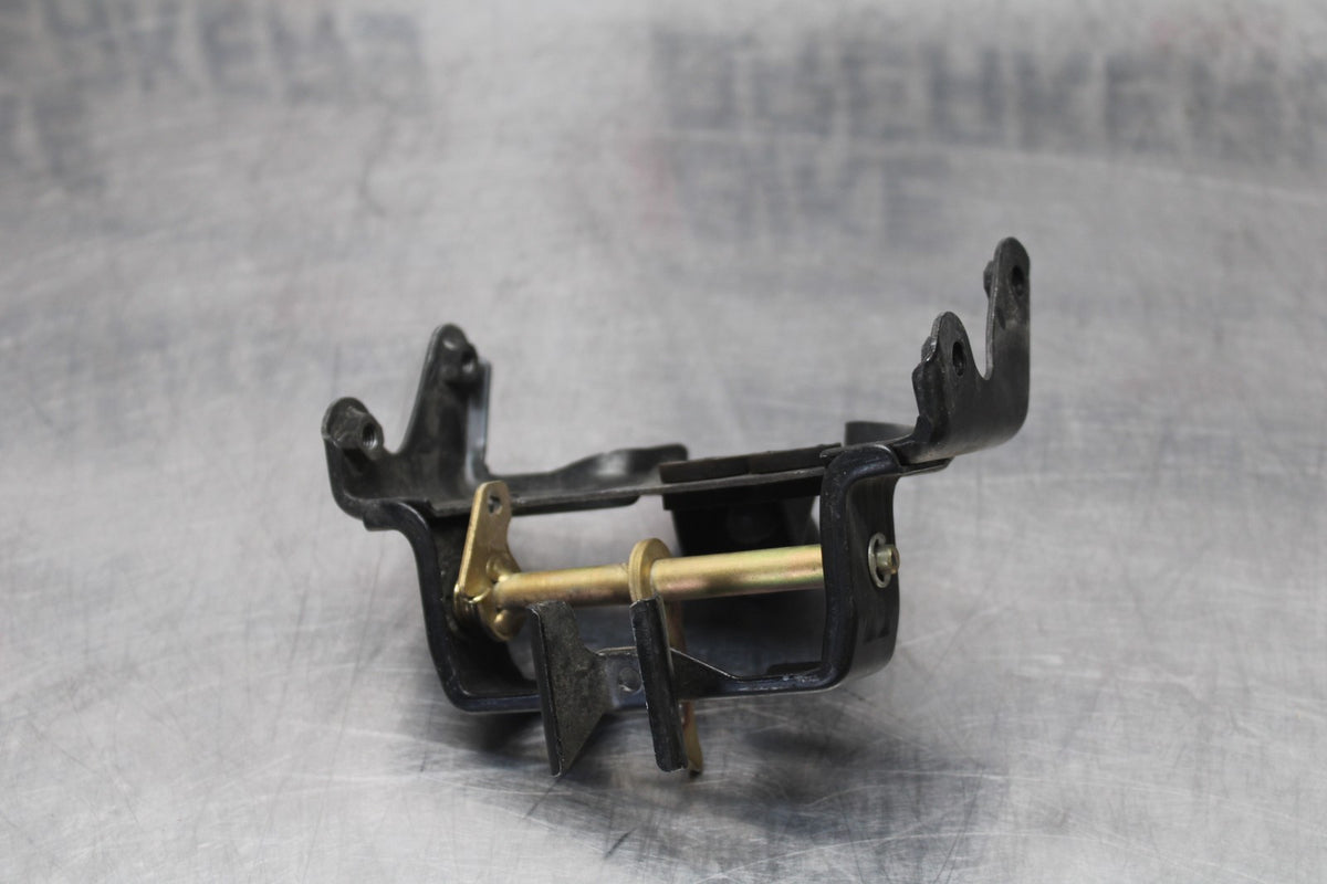 93-07 YAMAHA VMAX 1200 SEAT BRACKET MOUNT MOUNTING BRACKET BB197