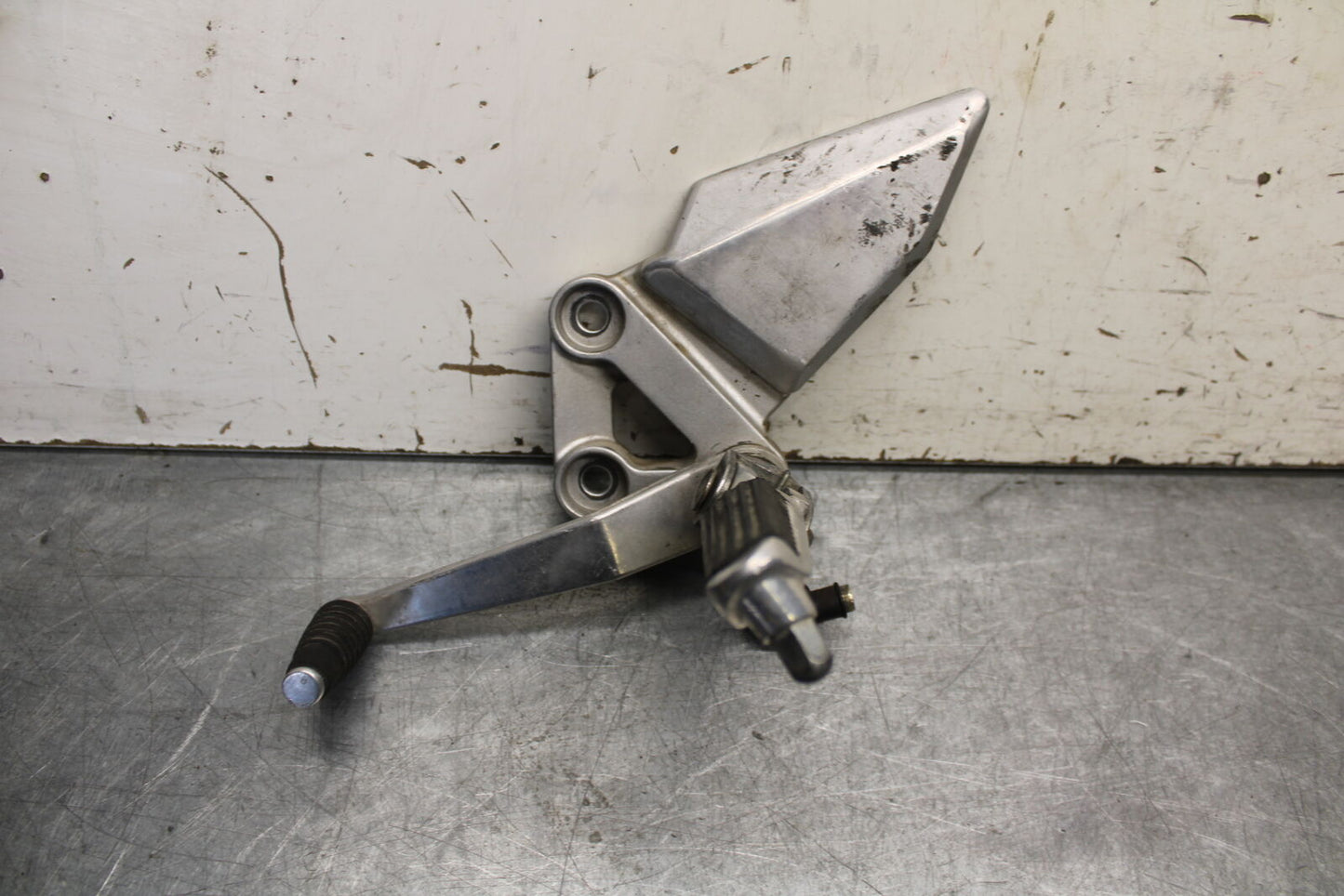 03-07 SUZUKI SV1000S RIGHT LEFT REARSETS REAR SET DRIVER FOOT PEGS BB657