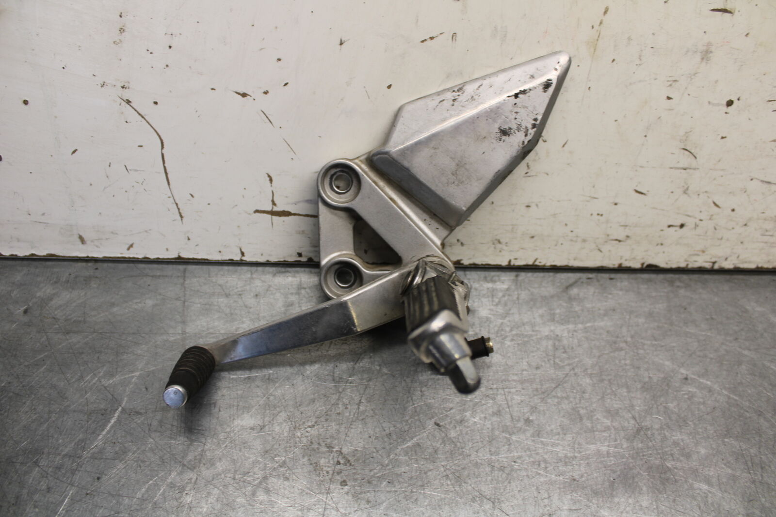 03-07 SUZUKI SV1000S RIGHT LEFT REARSETS REAR SET DRIVER FOOT PEGS BB657