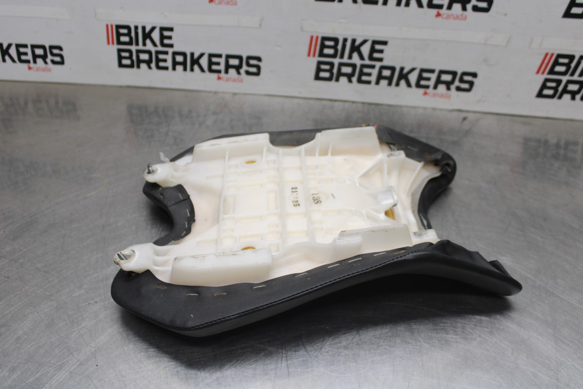 08-16 YAMAHA YZF R6 FRONT DRIVERS SEAT PAD SADDLE PILLION BB929