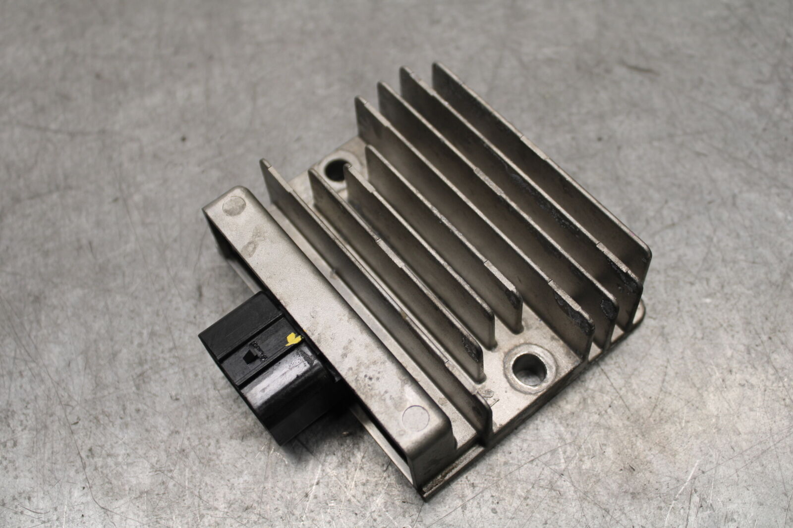 18-23 KAWASAKI NINJA 400 RECTIFIER VOLTAGE REGULATOR BB660