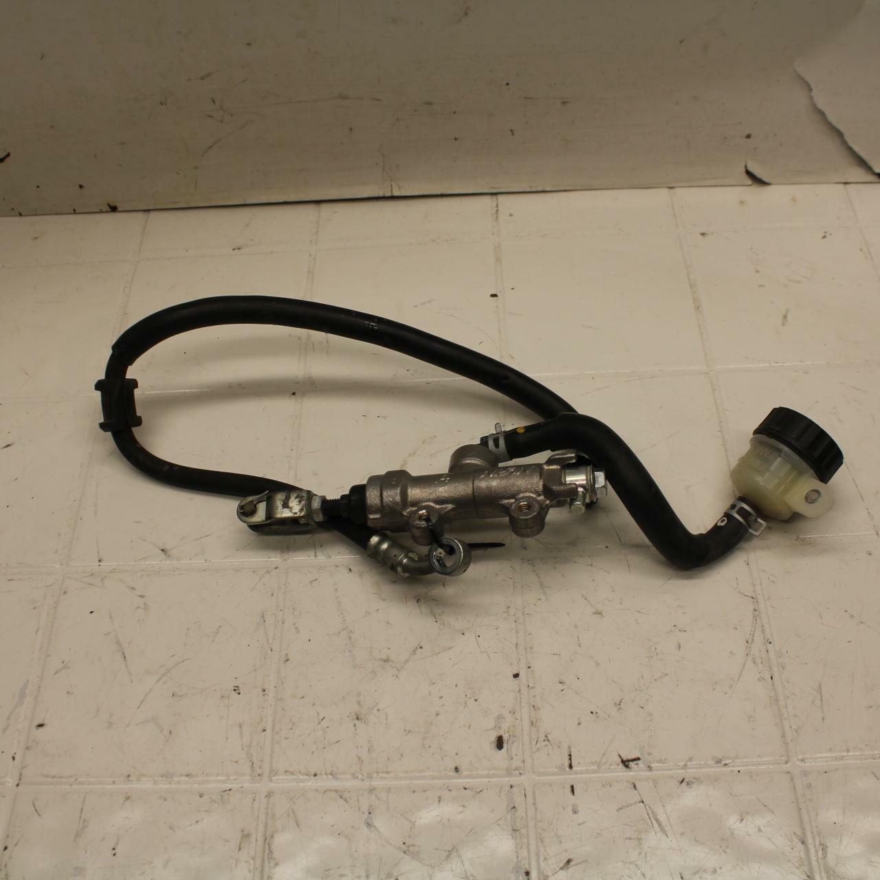 13 SUZUKI GSXR750 REAR BACK BRAKE MASTER CYLINDER W RESERVOIR BB17
