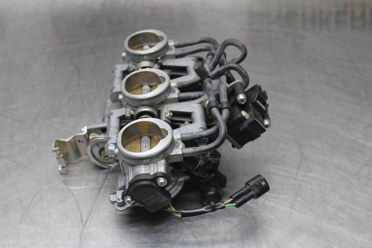 14 TRIUMPH STREET TRIPLE ABS MAIN FUEL INJECTORS / THROTTLE BODIES BB808
