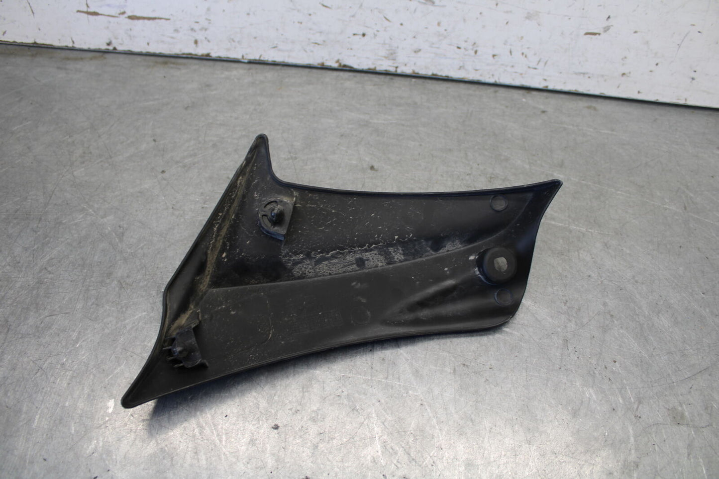 11-24 SUZUKI GSXR750 LEFT FRAME SIDE COVER COWL PANEL TRIM  BB687