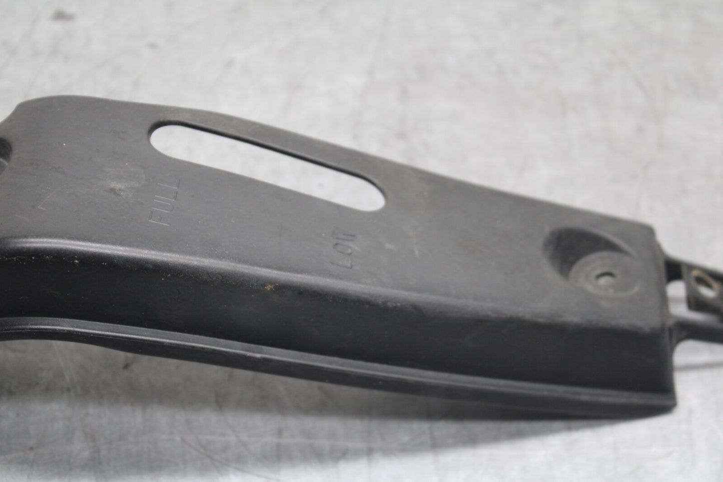 08-09 YAMAHA YZF R6S COOLANT WATER TANK RESERVOIR BOTTLE COVER GUARD BB114
