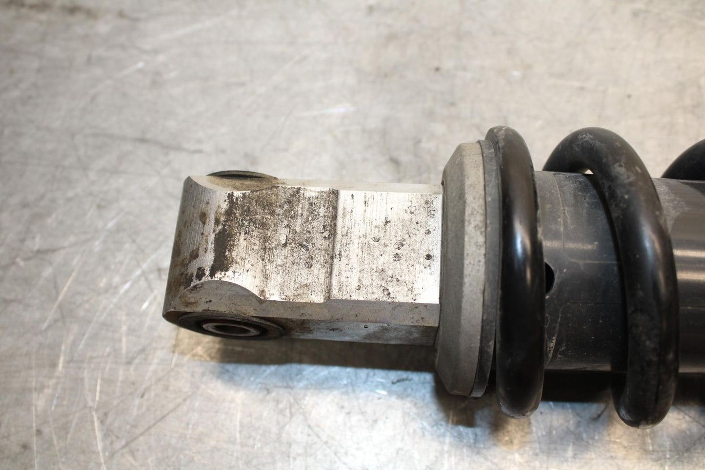 17 KAWASAKI Z900 ZR900 REAR BACK SHOCK ABSORBER SUSPENSION 45014-0569-21 BB549