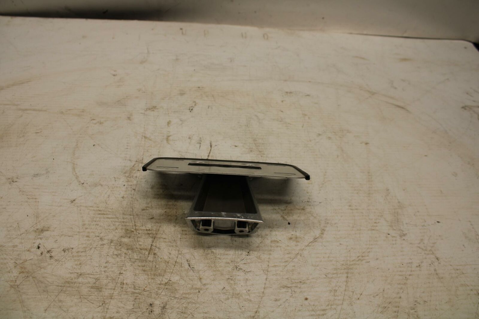 05-09 SUZUKI BOULEVARD C90 LICENSE PLATE HOLDER BB357