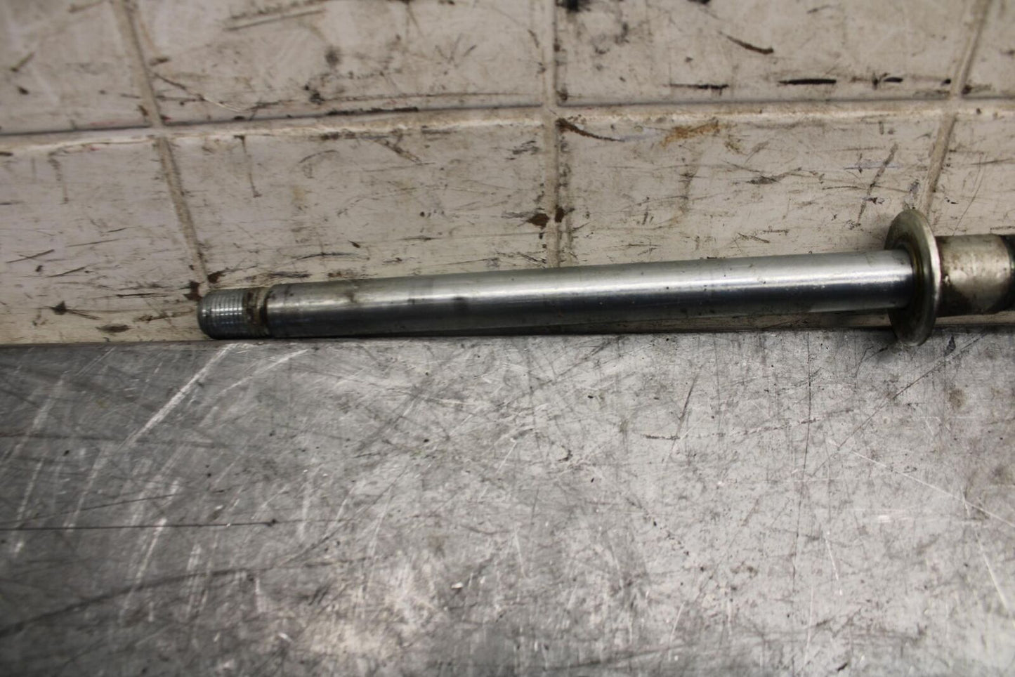 2007 Suzuki Boulevard M50 FRONT WHEEL RIM AXLE PIVOT BOLT 54711-48G00 BB537