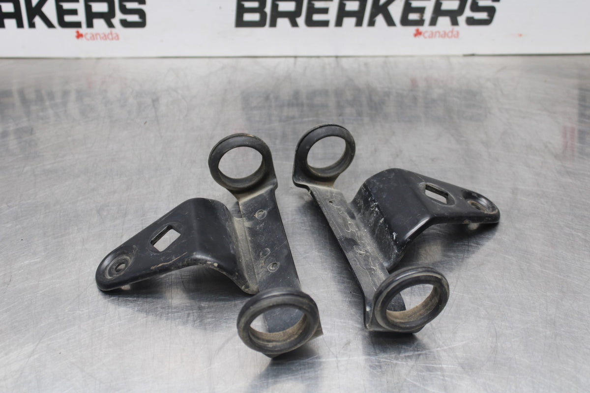 77 SUZUKI GS750 FRONT HEADLIGHT BRACKET PAIR FORK EAR BB779