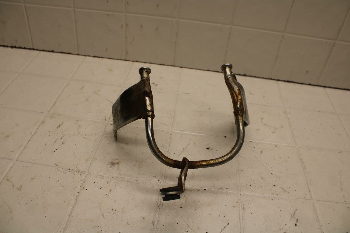 80-83 YAMAHA MAXIM 650 XJ650 UPPER FAIRING MIRROR GAUGES STAY BRACKET BB403