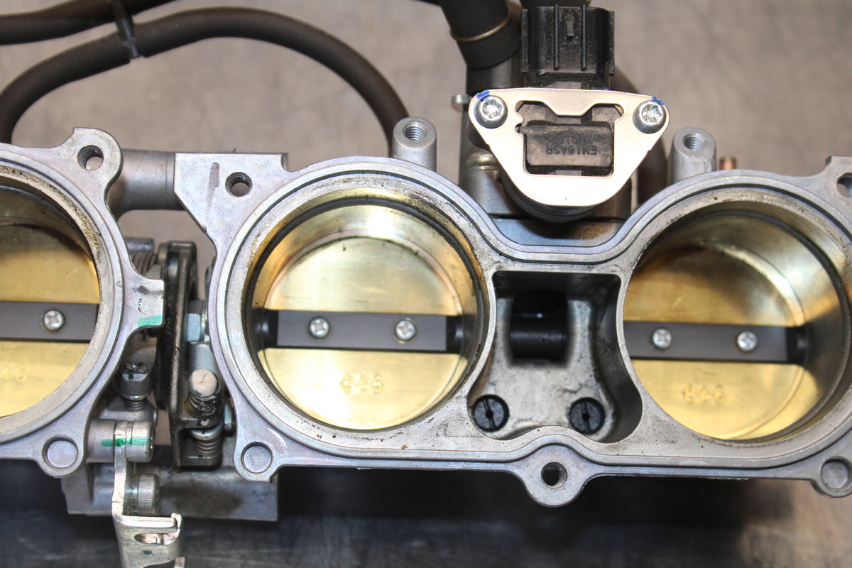 12-16 HONDA CBR1000RR THROTTLE BODIES BB157