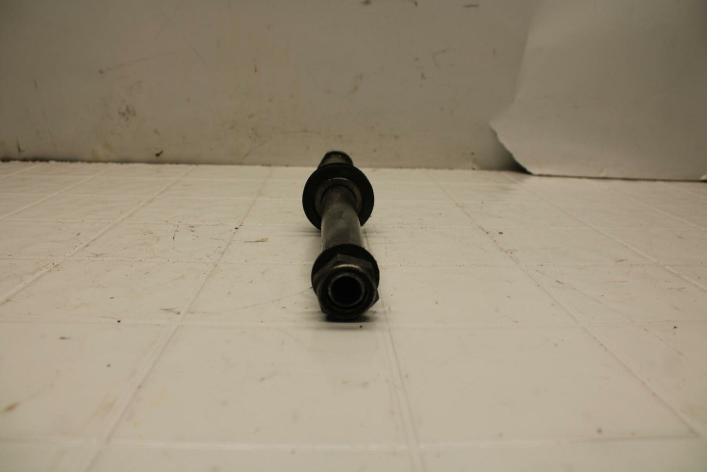 08-16 YAMAHA YZF R6 REAR AXLE BACK WHEEL RIM PIVOT BOLT AXEL BB406