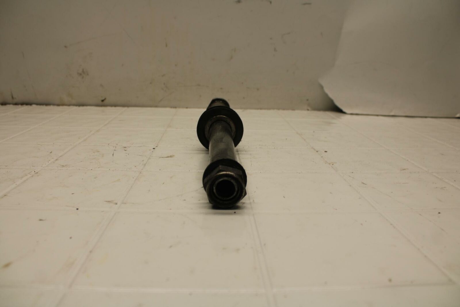 08-16 YAMAHA YZF R6 REAR AXLE BACK WHEEL RIM PIVOT BOLT AXEL BB406